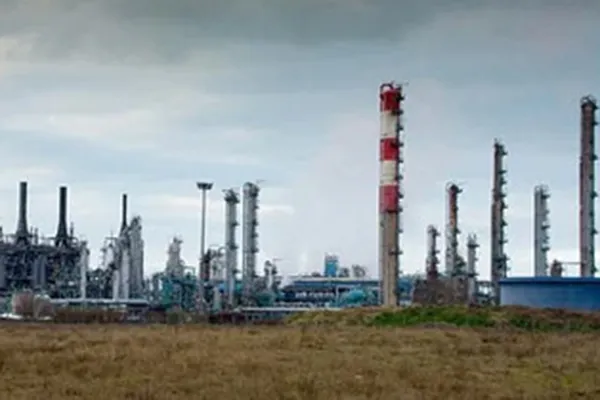 Refrigerasi Industri & Solusi Kompresi Gas untuk Minyak, Gas & Kimia